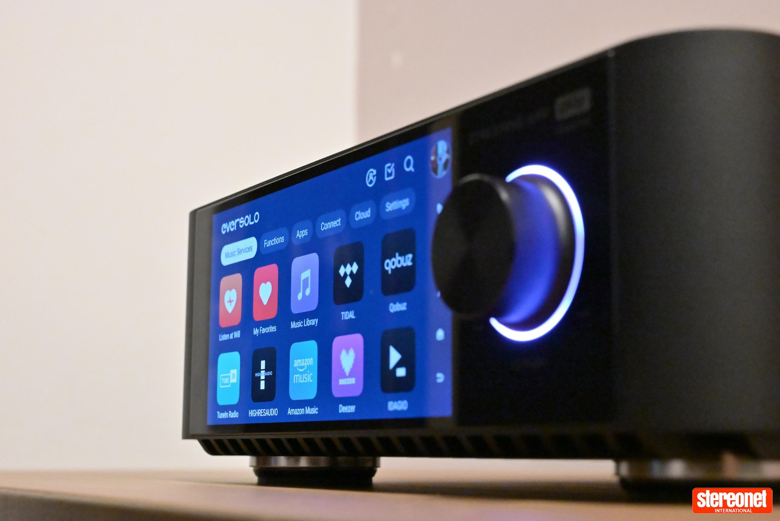 Eversolo Play szögben fotózva