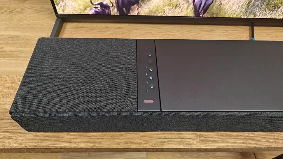 KEF XIO teszt a What Hi-Fi? magazinban
