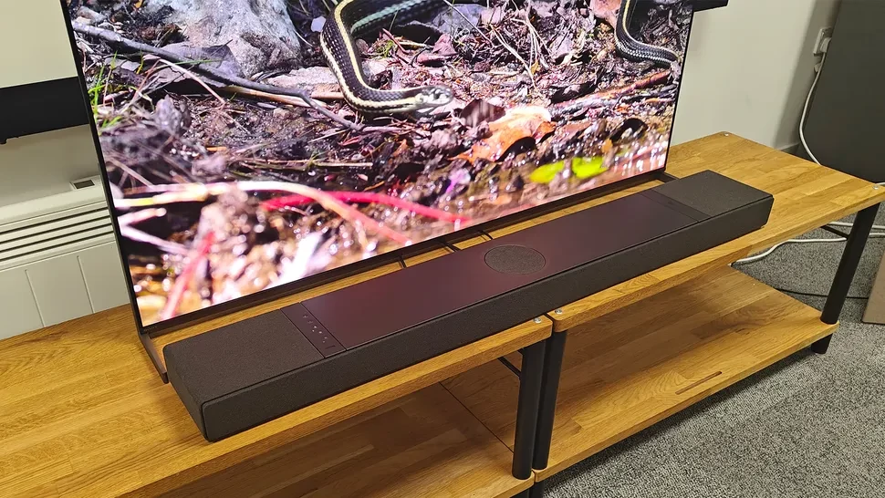 KEF XIO teszt a What Hi-Fi? magazinban